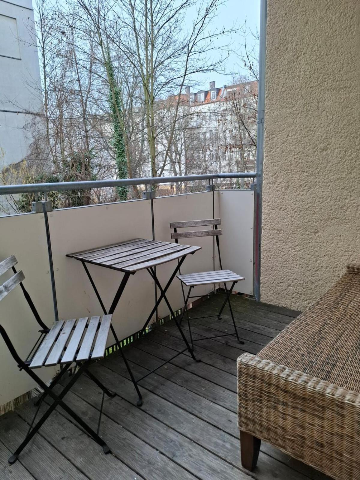 Altbauwohnung Direkt An Der Karli Mit Balkon - Netflix Inklusive Лейпциг Екстер'єр фото