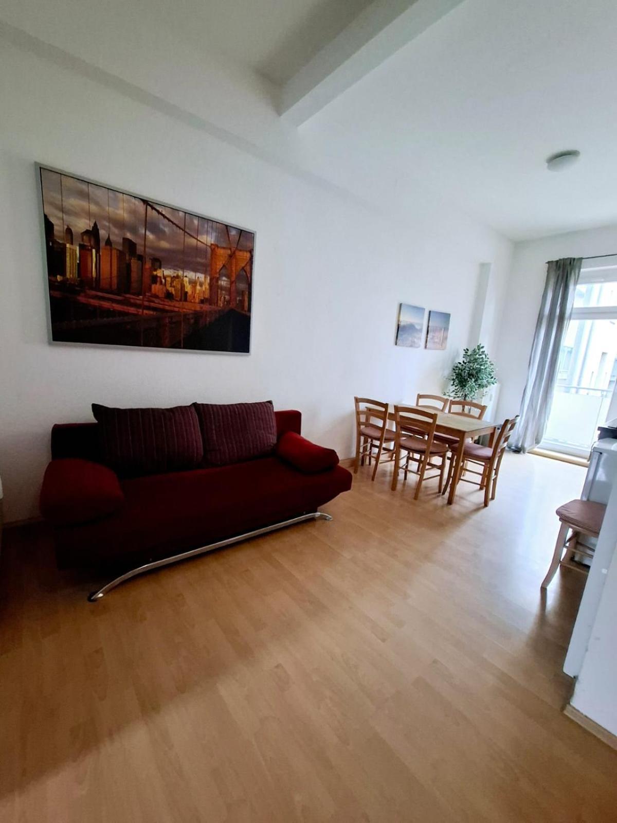 Altbauwohnung Direkt An Der Karli Mit Balkon - Netflix Inklusive Лейпциг Екстер'єр фото